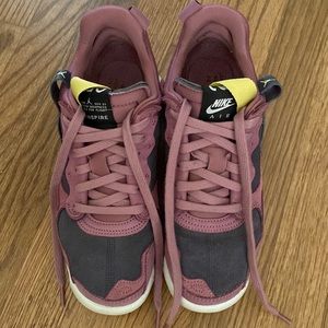 Nike Jordan MA 2 size 6.5 **only worn twice**